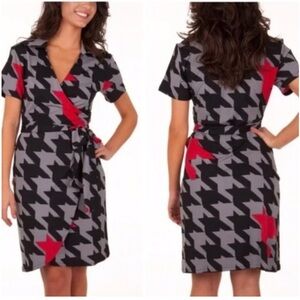 Tracy Negoshian Black Gray and Red Large Houndstooth Pattern Wrap Dress